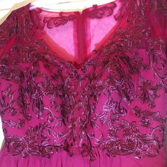 Gorgeous Fit and Flair Short Burgundy Dress - Picture 5 of 15